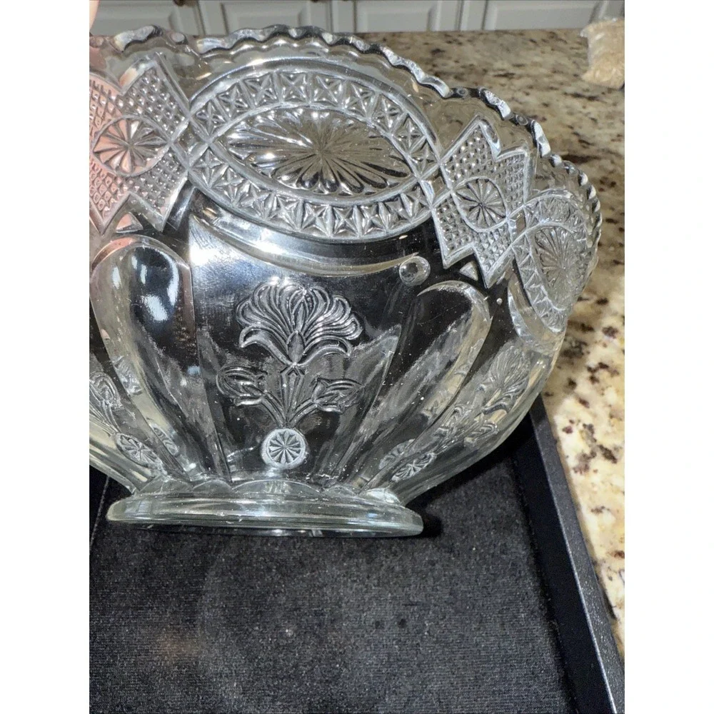 Early American Press Glass  Small Scalloped Bowl 8
